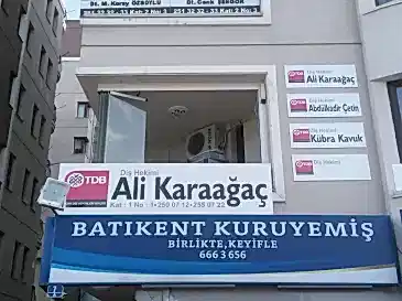 Dr. Ali Karaağaç - Dişçi Tabelası